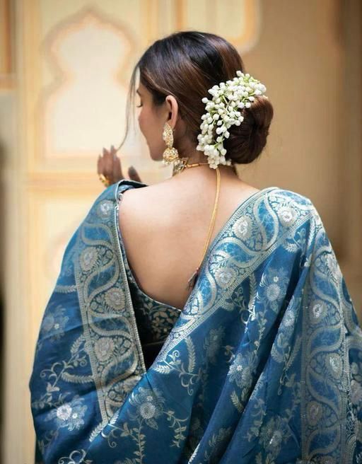 Women Kanjivaram Zari Woven Silk Saree