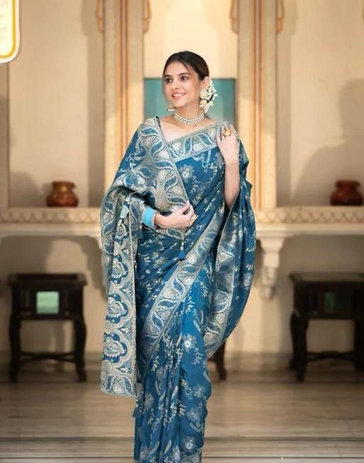 Women Kanjivaram Zari Woven Silk Saree